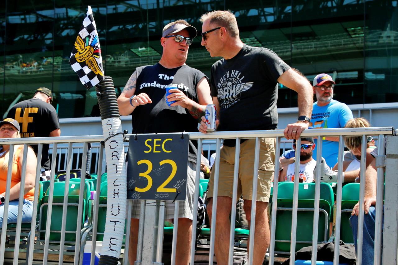 Carb Day Fans - Miller Lite Carb Day - By: Lisa Hurley -- Photo by: Lisa Hurley